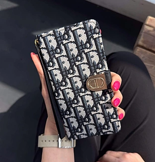 کیف پارچه ای دیور Dior همراه با بند چرمی آیفون